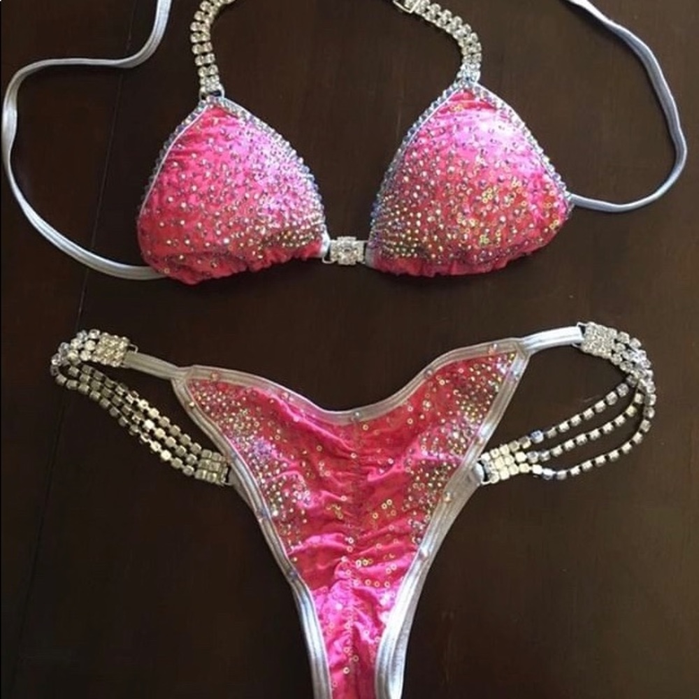Angel Bikini - Picture 2 of 3